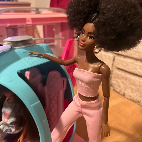 Black Barbie - Picture 5 of 9